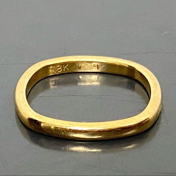 Last Chance! 18k Gold Ring - Picture 2 of 4